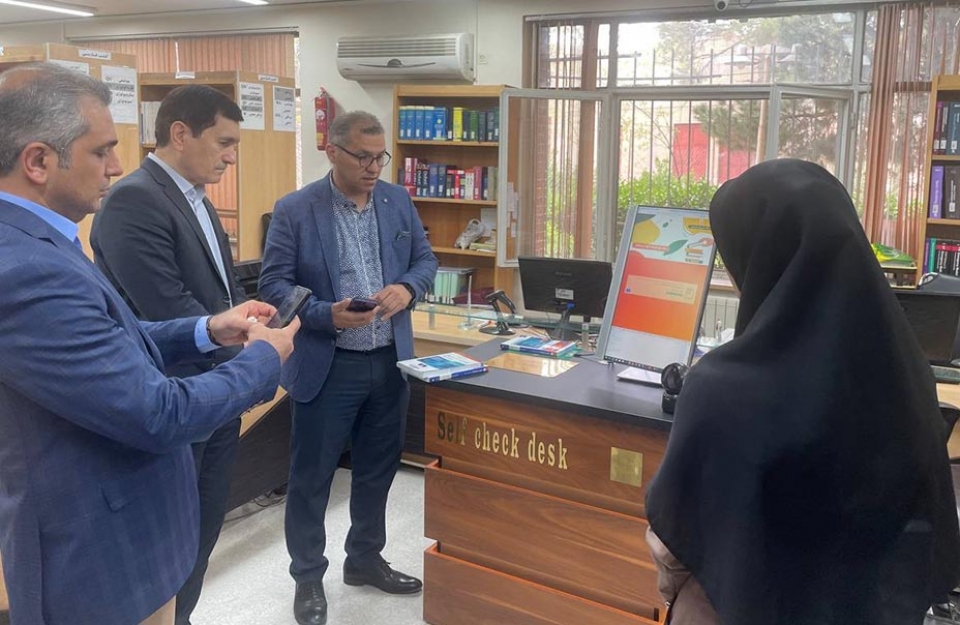 هوشمند سازی کتابخانه مرکزی و مرکز اسناد دانشگاه علوم پزشکی کرمانشاه با استفاده از  فن&zwnj;آوری RFID